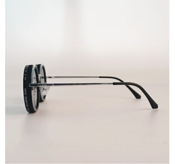 VisionFlux™ Sunglasses – Adaptive Lenses, Instant Clarity